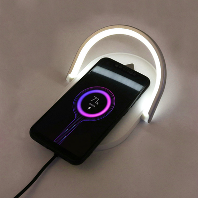 آی فون ایرپاد اپل واچ 3 در یک شارژر بی سیم 15 واتی با نور LED
