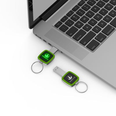درایو فلش رنگارنگ USB با پورت های USB 2.0 و USB 3.0 پشتیبانی می شود