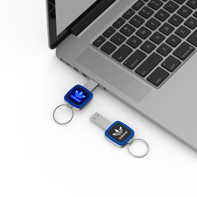 درایو فلش رنگارنگ USB با پورت های USB 2.0 و USB 3.0 پشتیبانی می شود