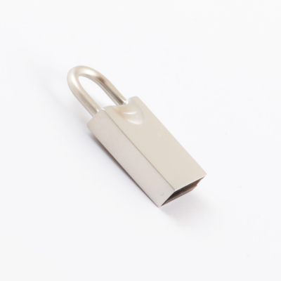 فلش مموری مینی USB 3.0 سرعت بالا، تست H2 را پاس کرده و حمل آن آسان است.