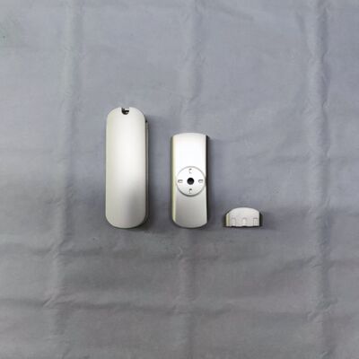 بدنه نقره‌ای مات، USB A و Type C همراه با حافظه سریع و قابلیت سفارشی‌سازی لوگو