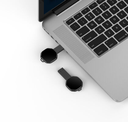 حافظه ی USB LED که قادر به کار با درجه ی منفی 50 تا 80 درجه سانتیگراد است که برای پردازش داده های دمای شدید مناسب است