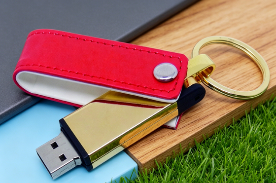 Mac OS سازگار با چرم USB فلش درایو سیاه رنگ سهام سفارشی OEM طراحی شیک ماندگار مناسب برای هدیه های شرکتی