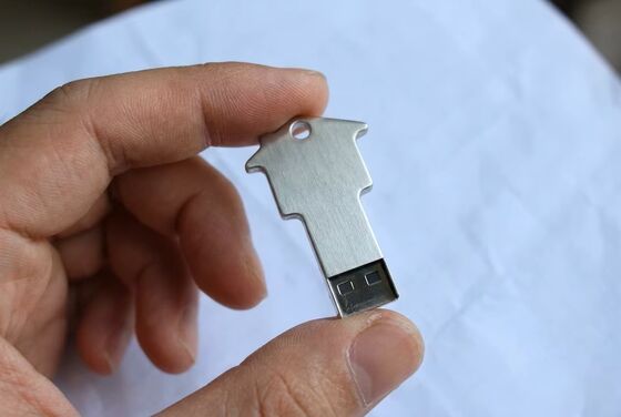 پرل زنجير فلزي USB فلش درايو نقره اي مخزن کامپکت دستگاه درجه حرارت کار -50 تا +80 درجه ایده آل برای کسب و کار