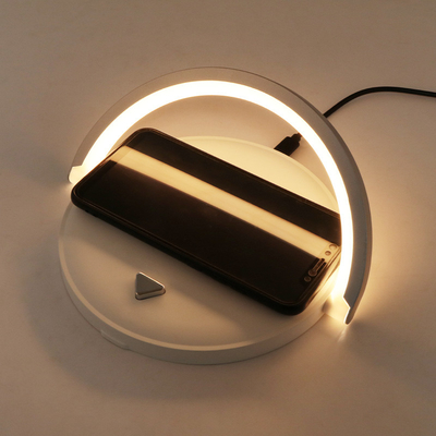 3 در یک شارژر سریع آیفون 15 واتی ایرپاد اپل واچ با نور LED