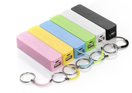 پاوربانک پلاستیکی هدیه سبک تبلیغاتی 2600MAH 3000MAH 18650 باتری کامل